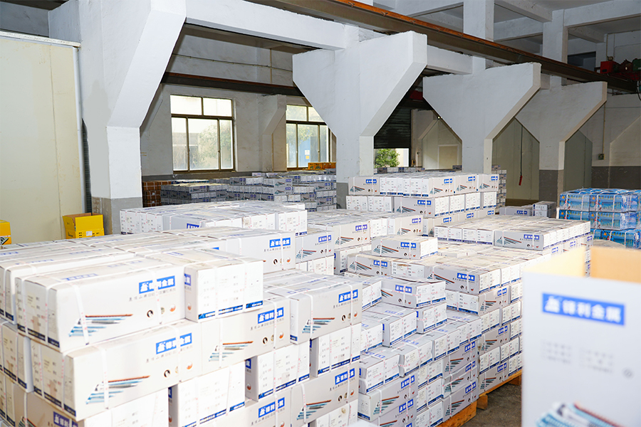 梱包と倉庫保管