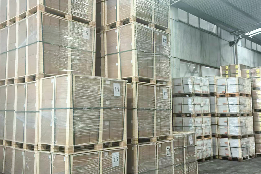 梱包と倉庫保管